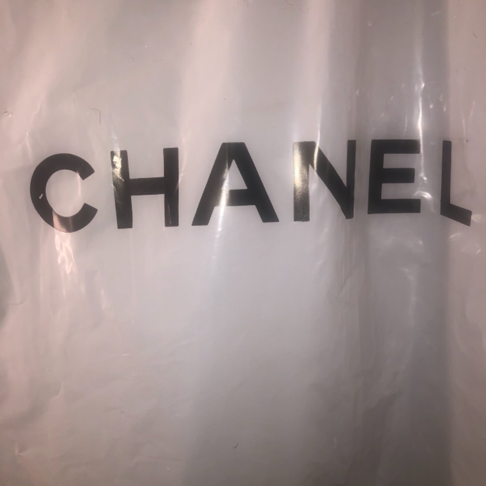 Chanel Gift Wrapping Plastic Plus Gift Ribbon - Picture 4 of 4